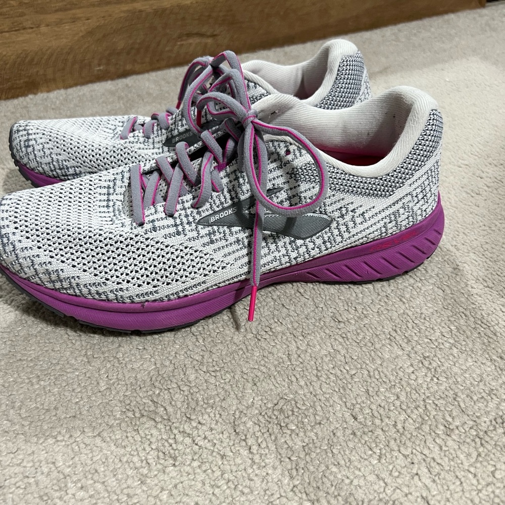 Brooks Revel 3 running shoes